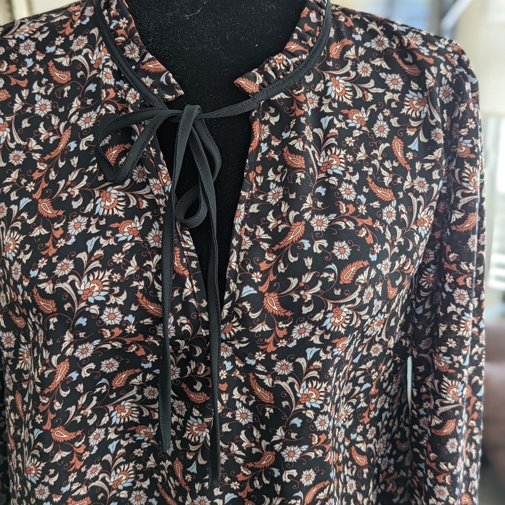 Flowy, patterned top - Picture 2 of 4